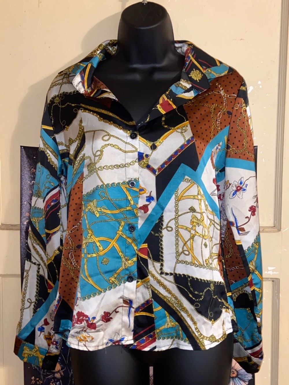 SATIN CHAIN FLORAL BLOUSE Button Front Ling Sleeves